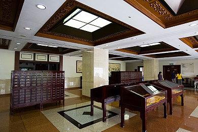 《自杀小队：战胜正义联盟》4人合作游玩演示视频